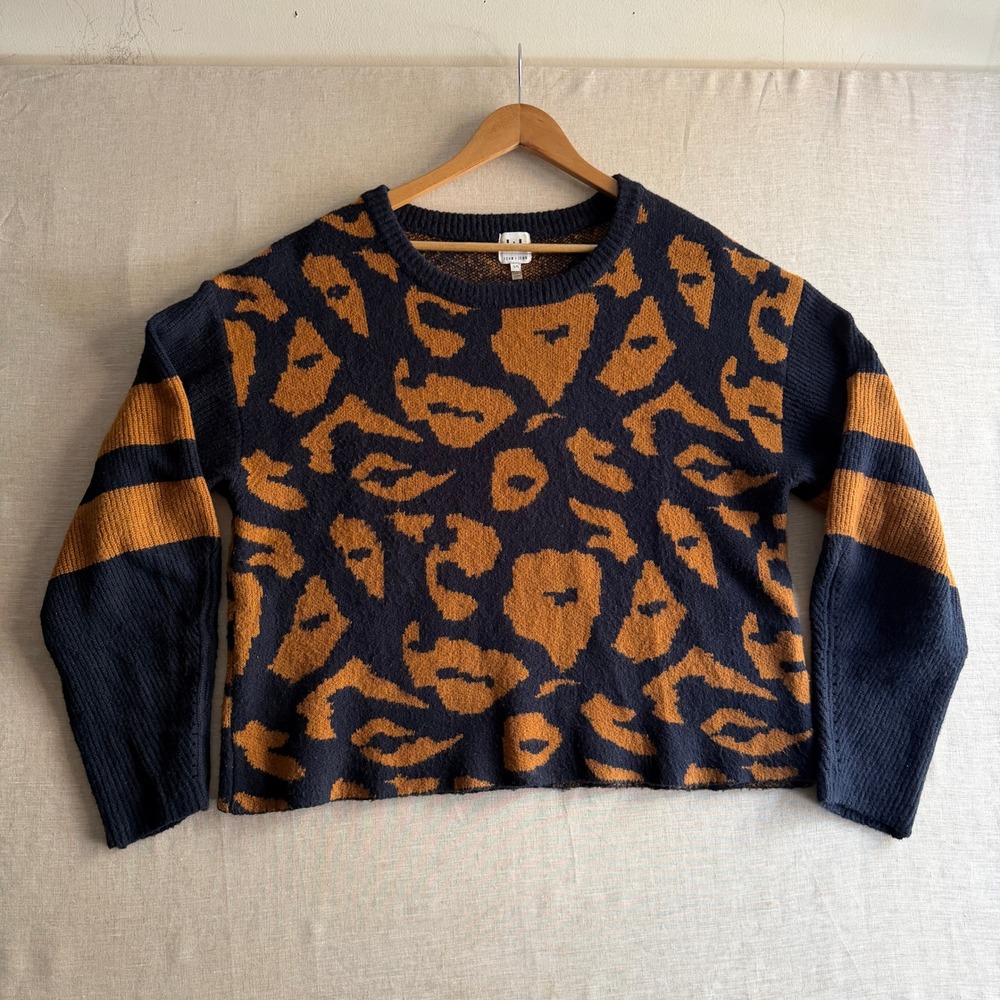 John + Jenn Leopard Print Crew Neck Sweater Navy Brown Acrylic Blend Indie L
